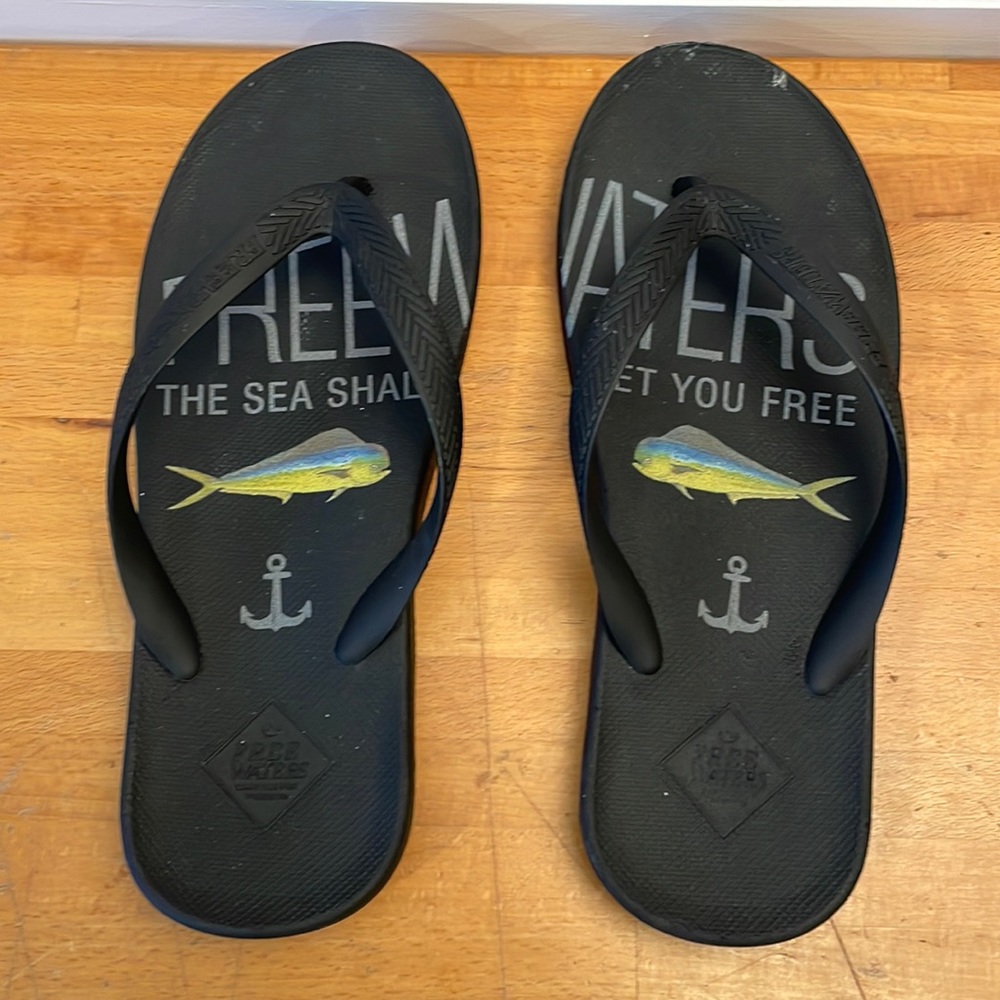 Freewaters mens flip flop sandals size 10